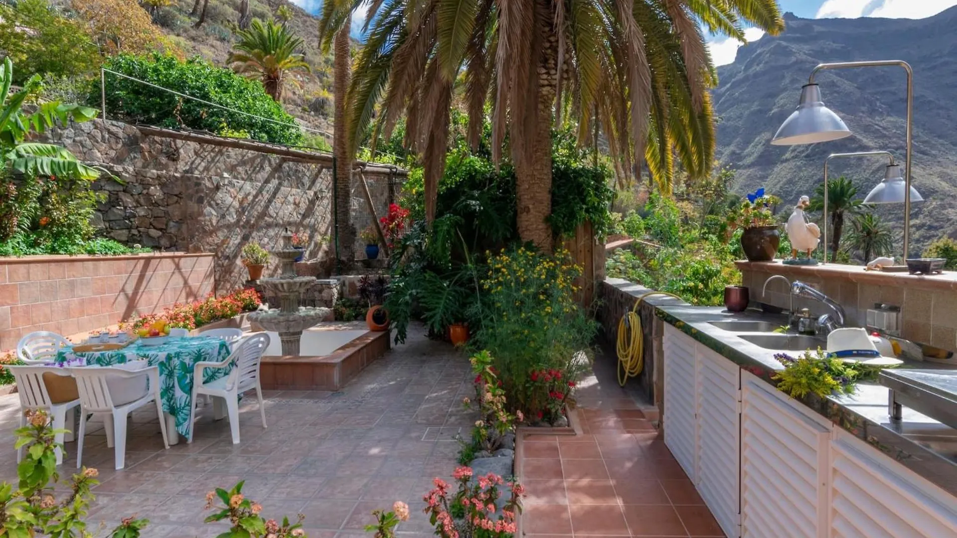 Villa With Heated Pool & Mountain Views Mogán