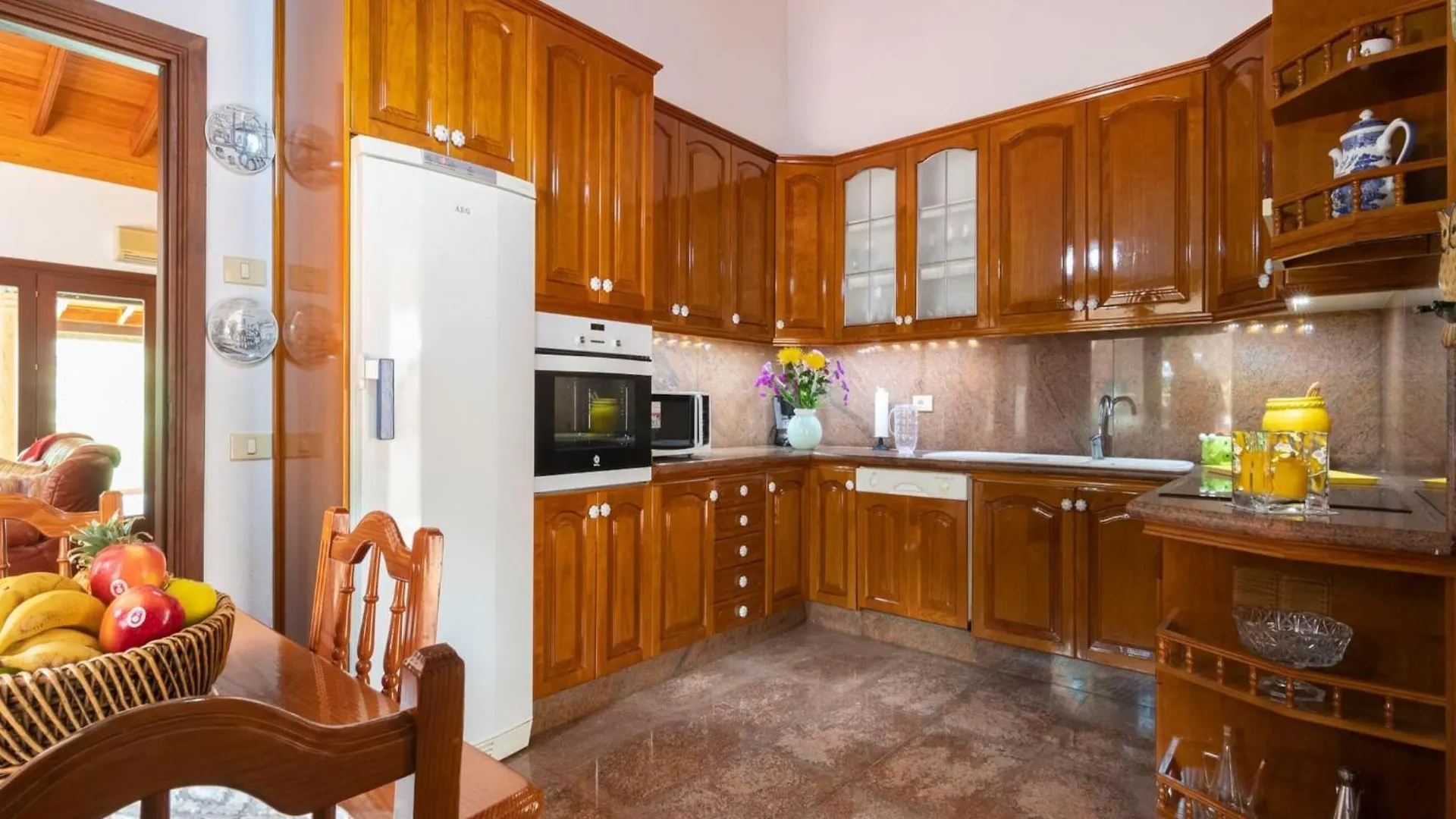 Villa With Heated Pool & Mountain Views Mogán