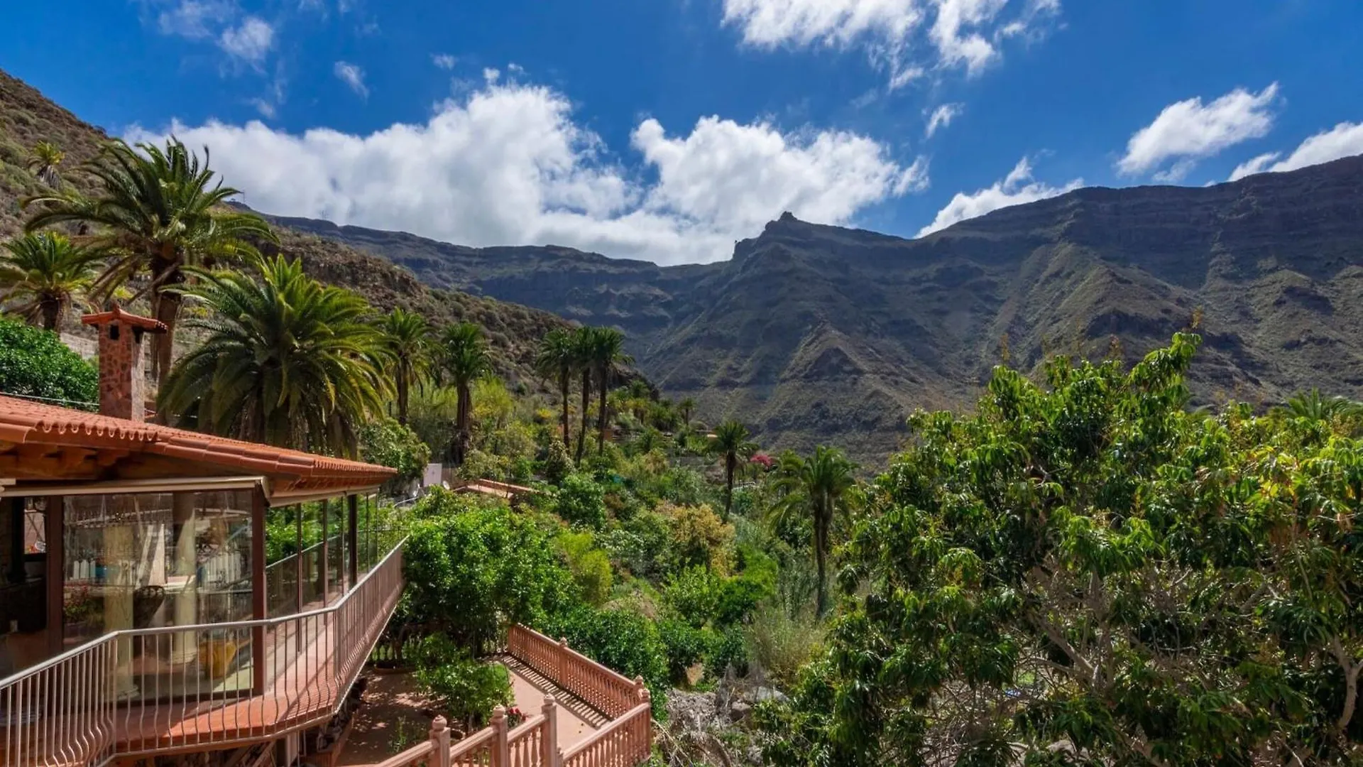 Villa With Heated Pool & Mountain Views Mogán